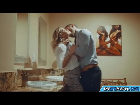 ❤️ Quando una bionda formosa ti seduce in un bagno pubblico ️❌ Slutsal it.oldsex.ru ❌❤